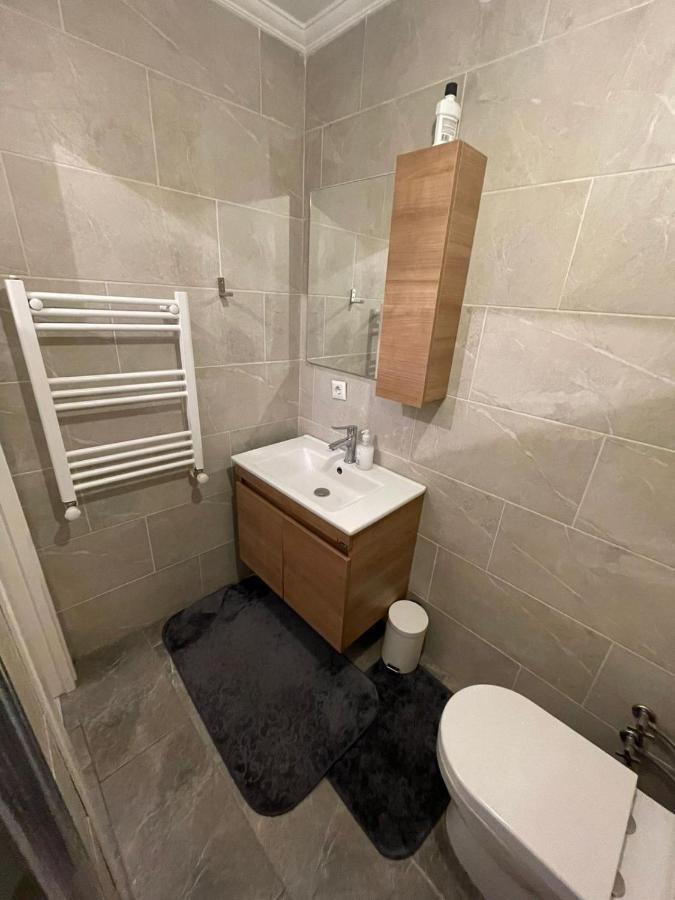 Duplex With Terrace In Center,5Mn Walk To Istiklal Apartman Isztambul Kültér fotó