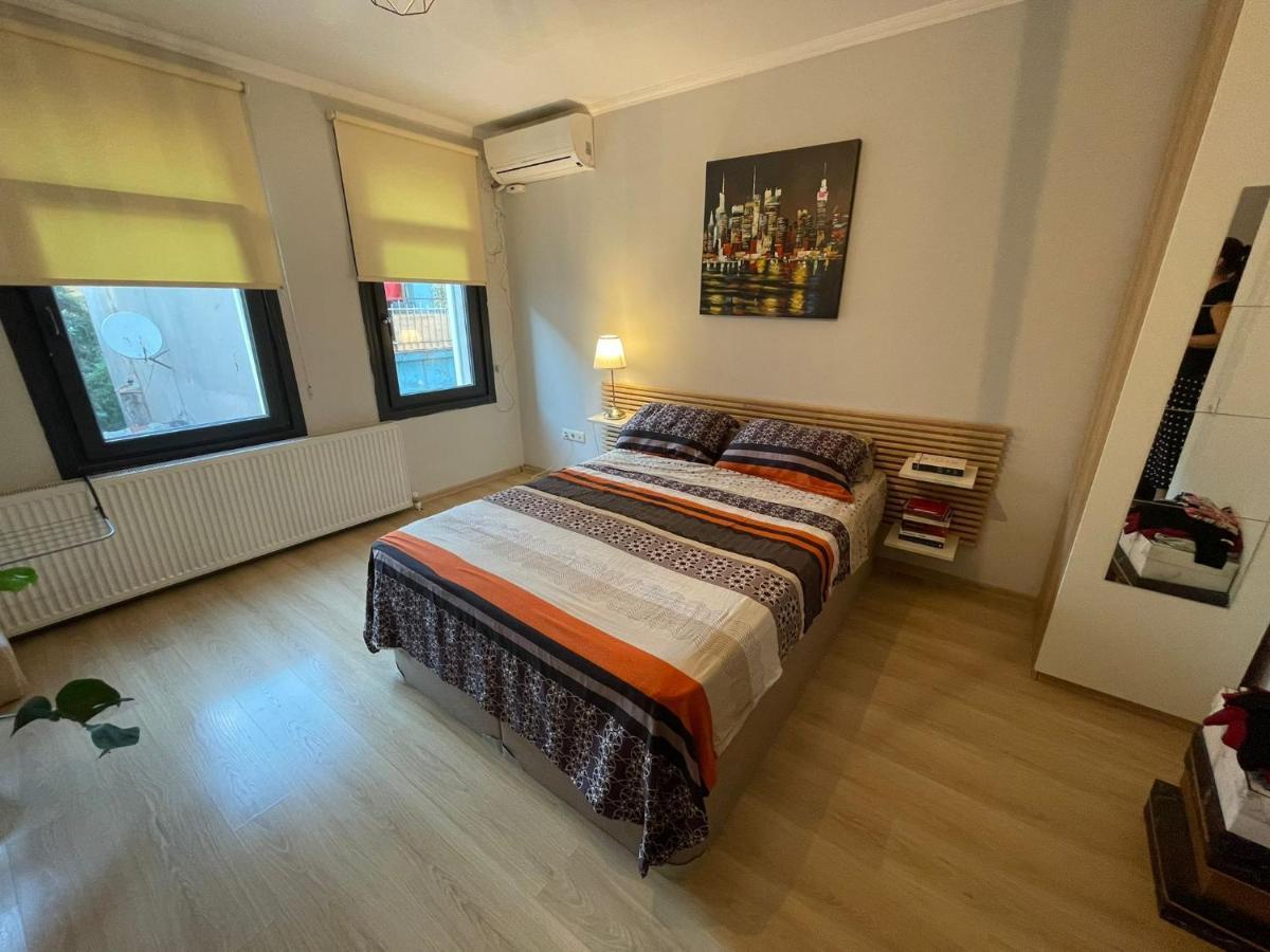 Duplex With Terrace In Center,5Mn Walk To Istiklal Apartman Isztambul Kültér fotó